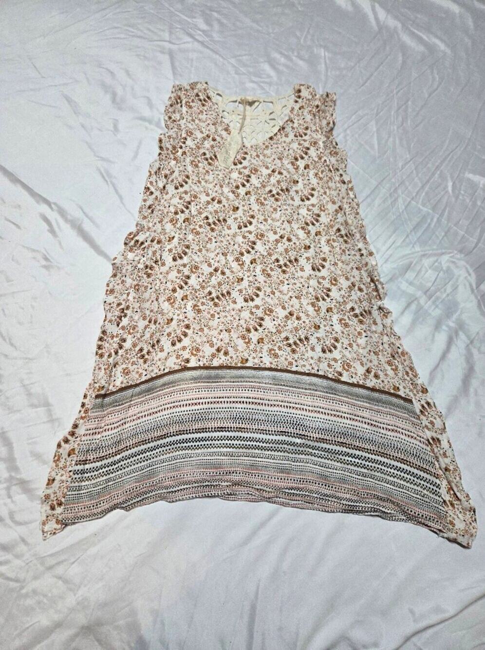 Mystree Cream Floral Top with Crochet Yoke